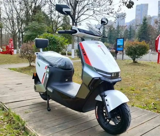 雅迪72v电动车最新款，技术革新与实用性的完美融合