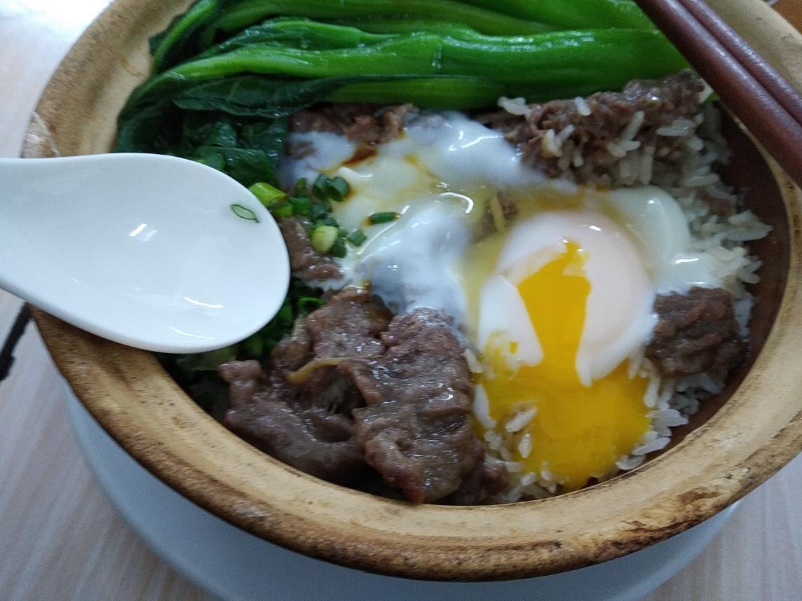 台风天气预报更新，隐秘小巷美食探险之旅